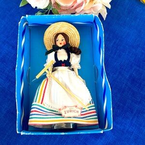 🎉Eros ZURICH vintage Switzerland doll Svizzera 406 half box no lid AS IS
